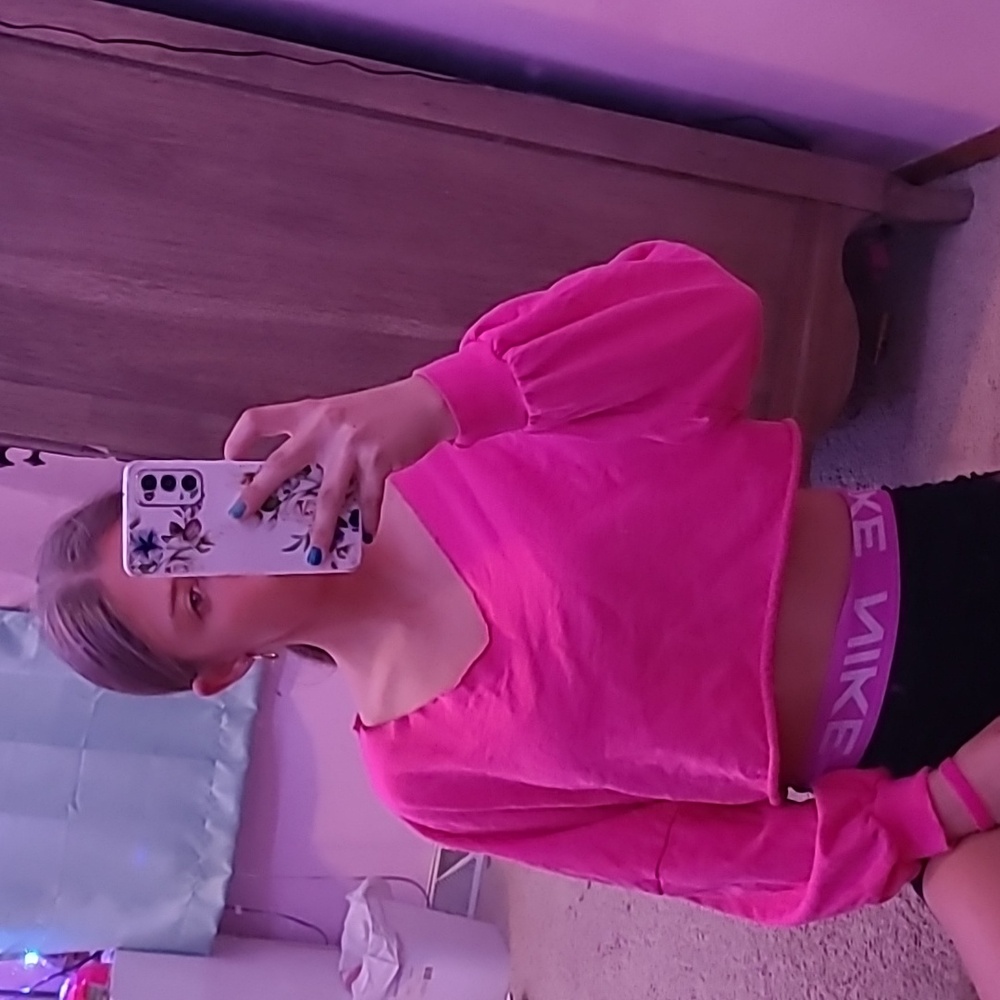 Cropped sweater
